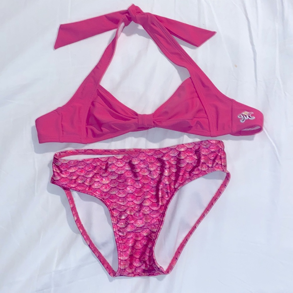 LIKE NEW Fin Fun/Mermaidens Clamshell Bikini Top & Bottoms- matches FinFun tails